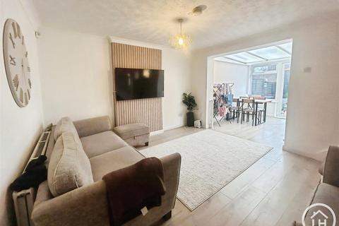 2 bedroom semi-detached house for sale, Burkestone Close, Sittingbourne, ME10