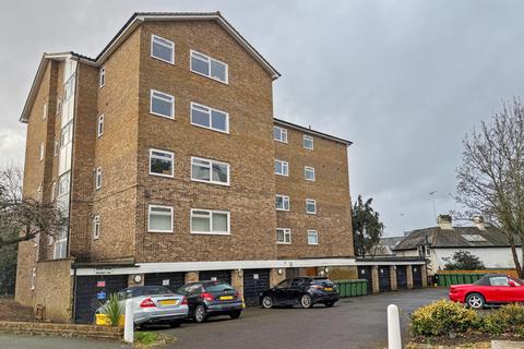 1 bedroom flat to rent, Castleview Road, Weybridge KT13