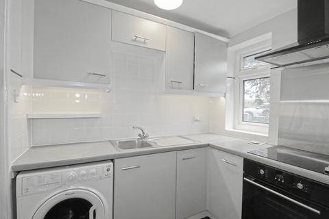 1 bedroom flat to rent, Castleview Road, Weybridge KT13