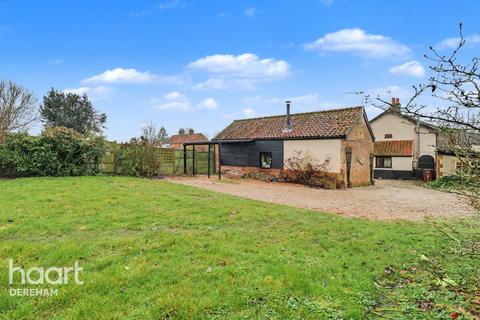 5 bedroom detached house for sale, The Street, Sporle