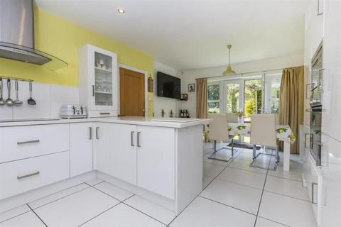 4 bedroom detached house for sale, Windle Royd Lane, Halifax HX2