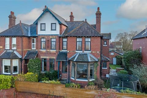 Manygates Lane, Sandal, Wakefield, WF2