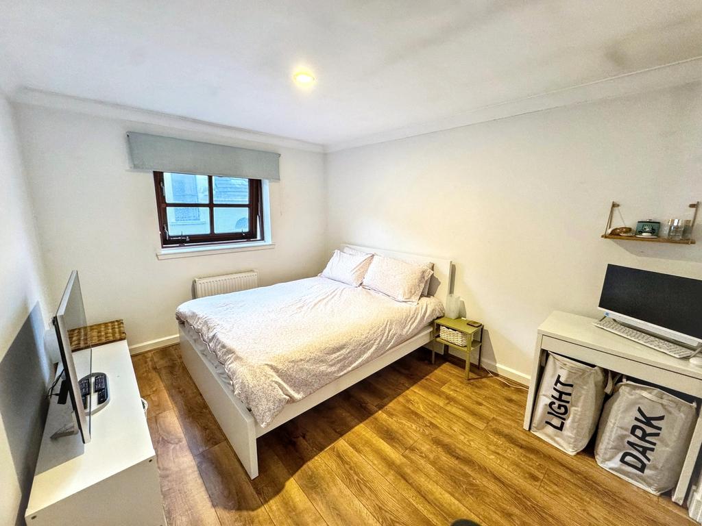 Bedroom 1 (1)