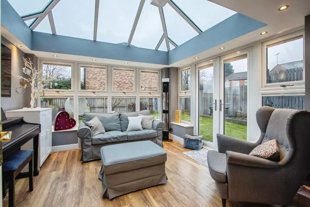 4 bedroom detached house for sale - Photo 9