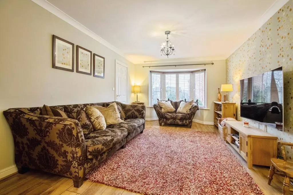 4 bedroom detached house for sale - Photo 11