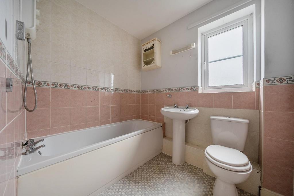 Bathroom.jpg