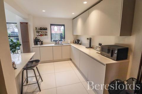 3 bedroom semi-detached house for sale, High Street, Kelvedon, CO5