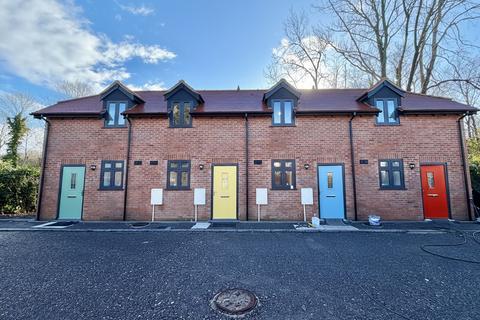 2 bedroom end of terrace house for sale, South Street, Hythe, SO45