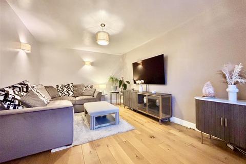 3 bedroom semi-detached house for sale, Manor Row, Bradford BD12