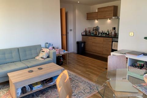 2 bedroom flat to rent, Mermaid House, Cross Street, PO1