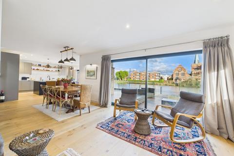 undefined, Timsway, Staines-upon-Thames, Surrey, TW18