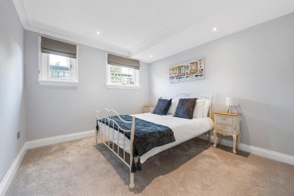 Bedroom 2.JPG