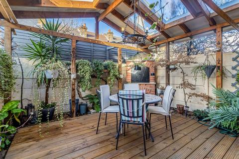 5 bedroom terraced house for sale, Greyhound Road, London N17