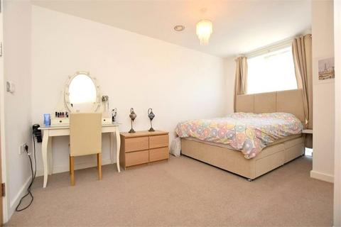2 bedroom flat for sale, Matthews Close, Wembley