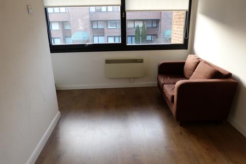 1 bedroom flat to rent, Britten Close London, NW11 7HB