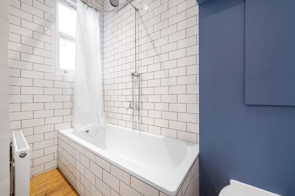 Bathroom (1).JPG