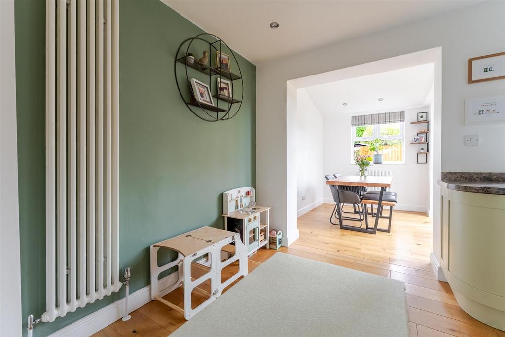 140 Broadoak Road Langford, Bristol BS40 5 HB 25.jp