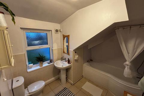 undefined, North Hill Road, Leeds LS6