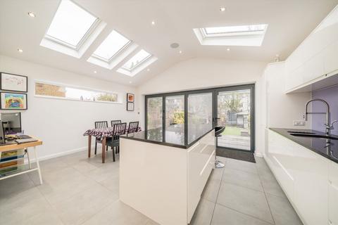 3 bedroom end of terrace house for sale, Maycross Avenue, Morden SM4