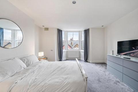 undefined, Quested Court, Hackney, E5