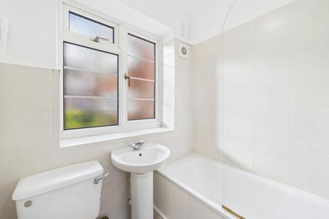 1 bedroom flat for sale, Holmbury Court, Tooting Bec