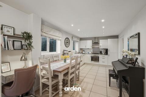 undefined, Berry Maud Lane, Shirley, B90