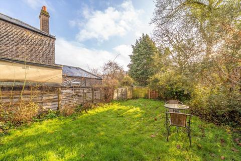 3 bedroom flat for sale, Penn Road, London N7
