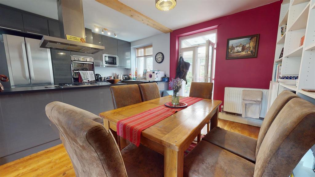 Kitchen/Dining