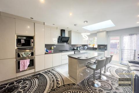 undefined, Hadley Gardens, SOUTHALL UB2
