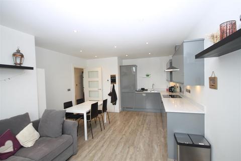 1 bedroom apartment to rent, THE STREET, ASHTEAD, KT21