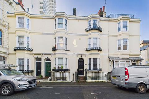 1 bedroom flat for sale, Regency Square, Brighton, BN1 2FJ