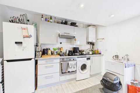 1 bedroom flat for sale, Regency Square, Brighton, BN1 2FJ