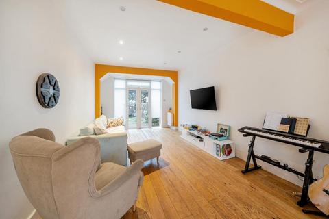 3 bedroom semi-detached house for sale, Beechwood Avenue,  Finchley,  N3