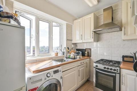 2 bedroom flat for sale, Embassy House, West End Lane, London, NW6