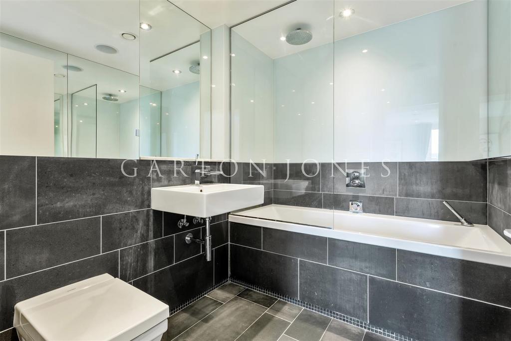 Master En-Suite