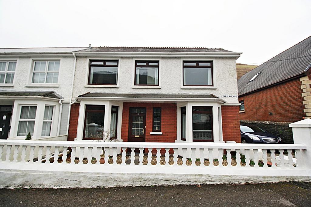 Front  double bay