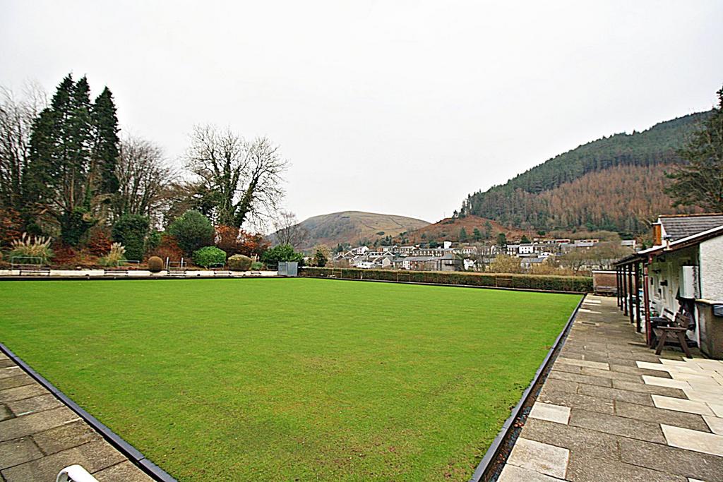 Bowling green