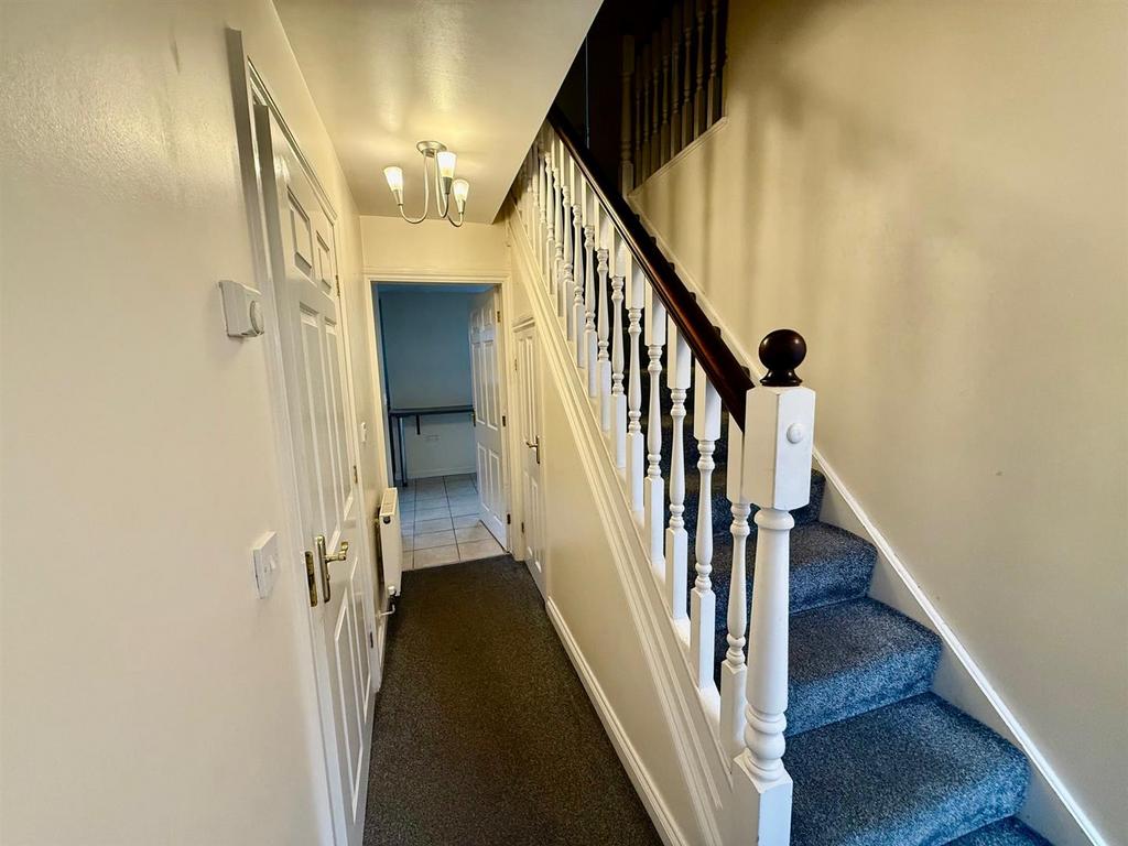 HALLWAY.jpg