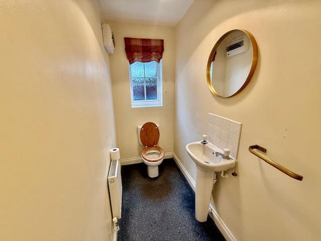 GUEST CLOAKROOM.jpg