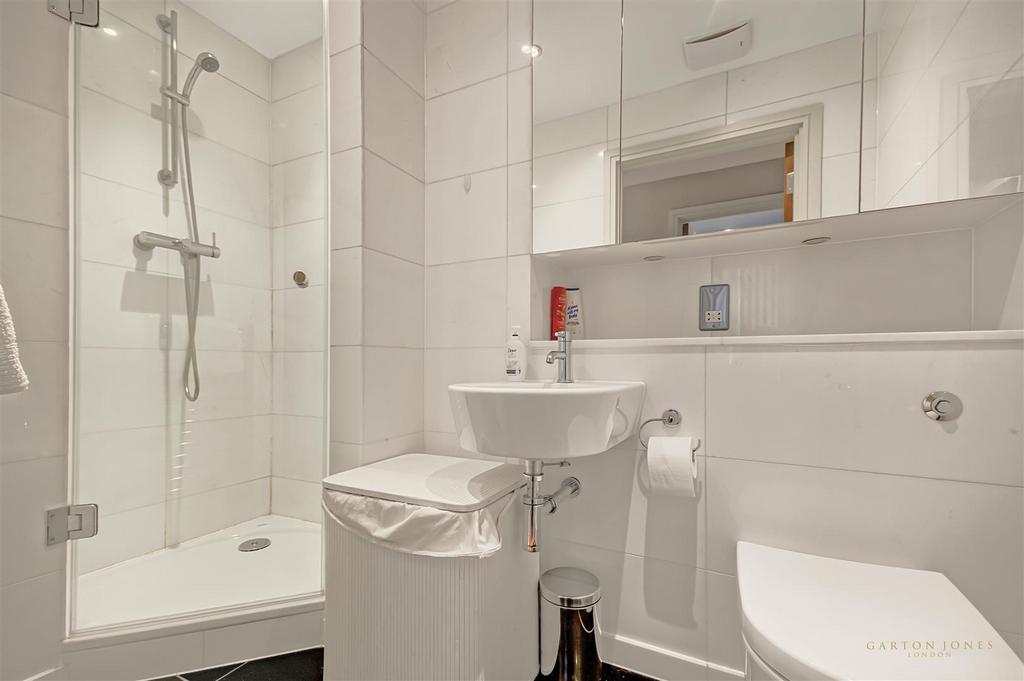 Shower Room.jpg