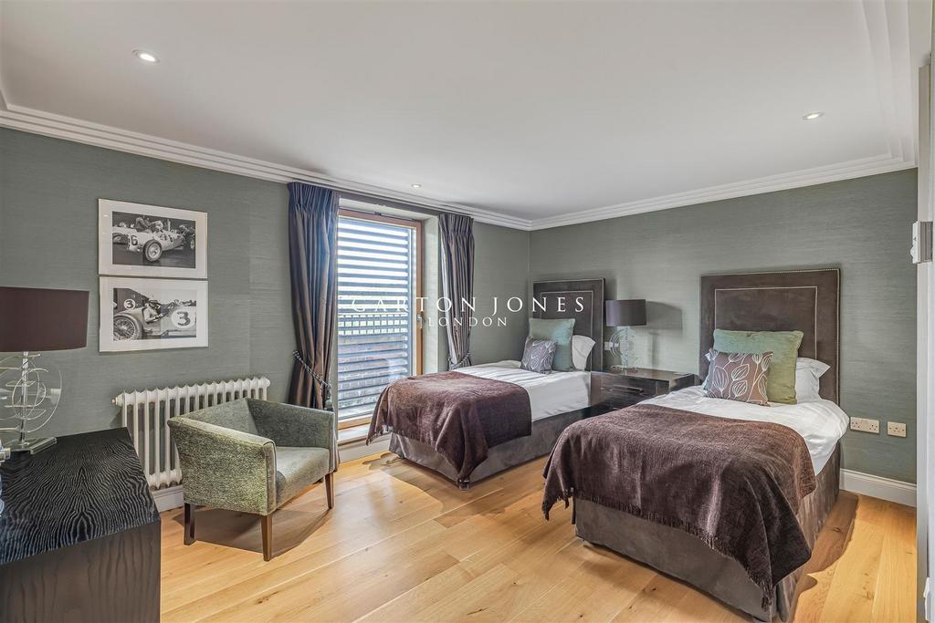 Bedroom.JPG