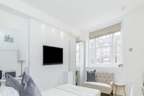 Studio to rent, Carey Mansions, Rutherford Street, Westminster, London, SW1P
