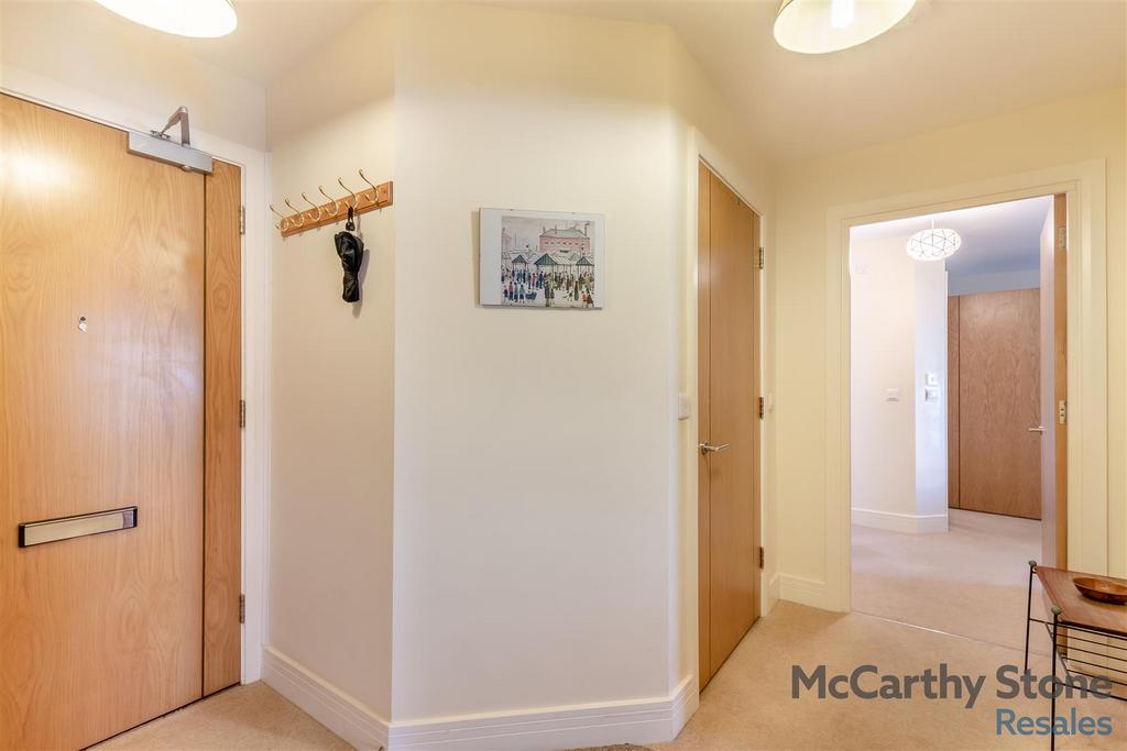 8676928-interior07.jpg