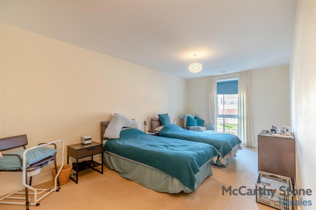 8676928-interior14.jpg