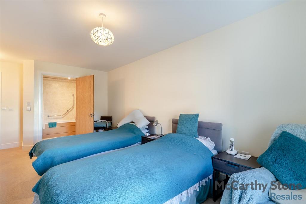 8676928-interior15.jpg