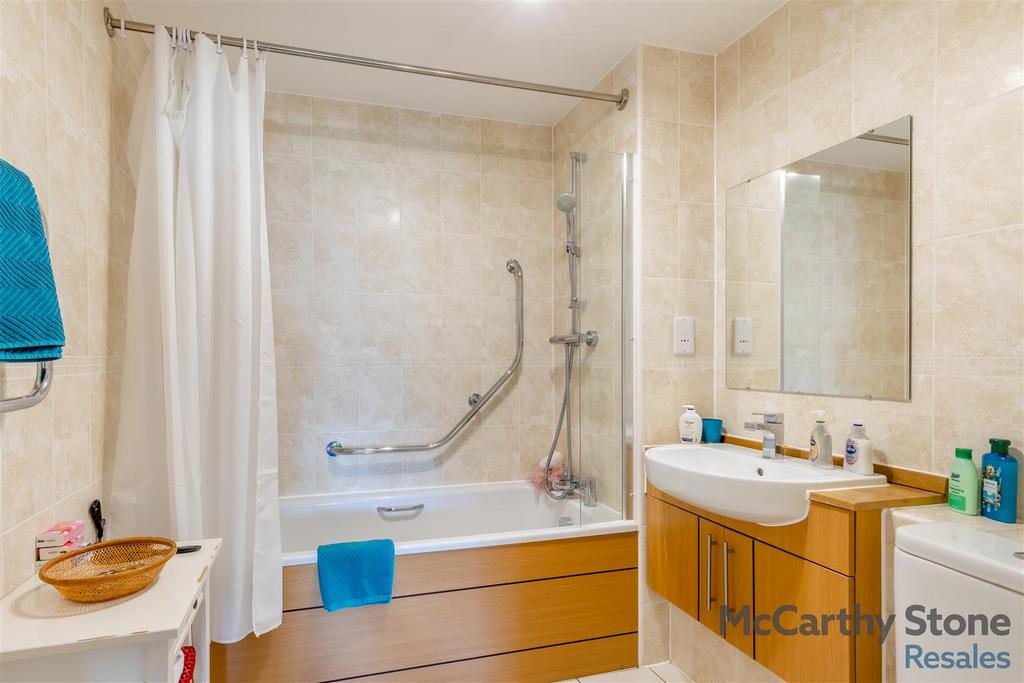 8676928-interior16.jpg