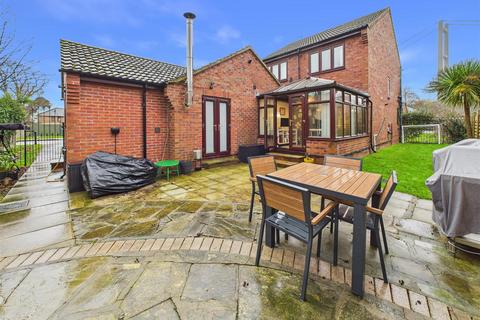 4 bedroom detached house for sale, The Coachings, Cliff Road, Hessle