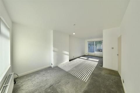 undefined, Park Side Close, Park Avenue, Hull