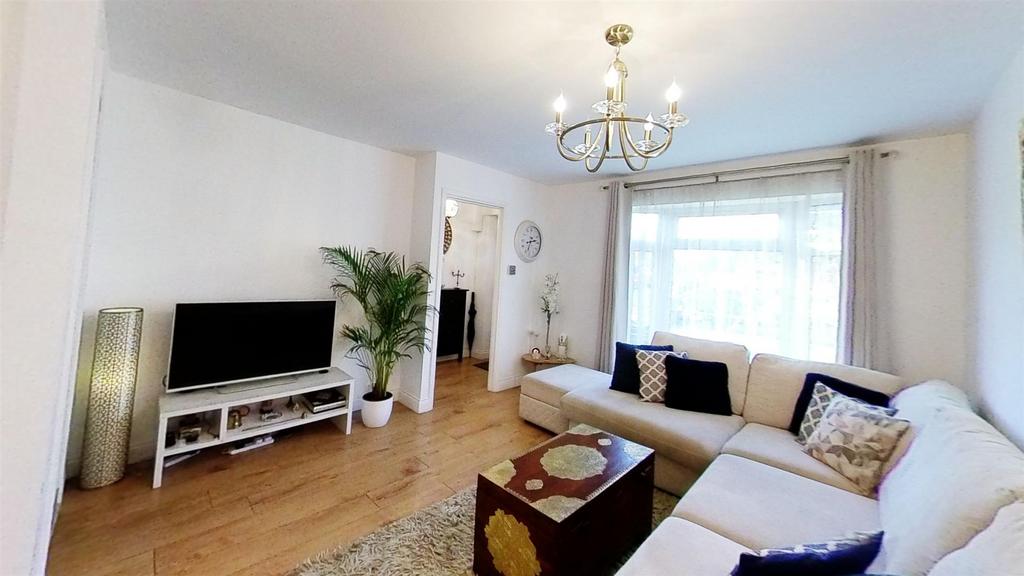 Barbican-Road-W12-Living-Room(1).jpg