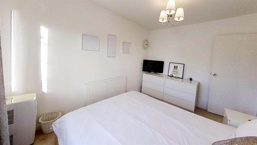 Barbican-Road-W12-Bedroom(4).jpg
